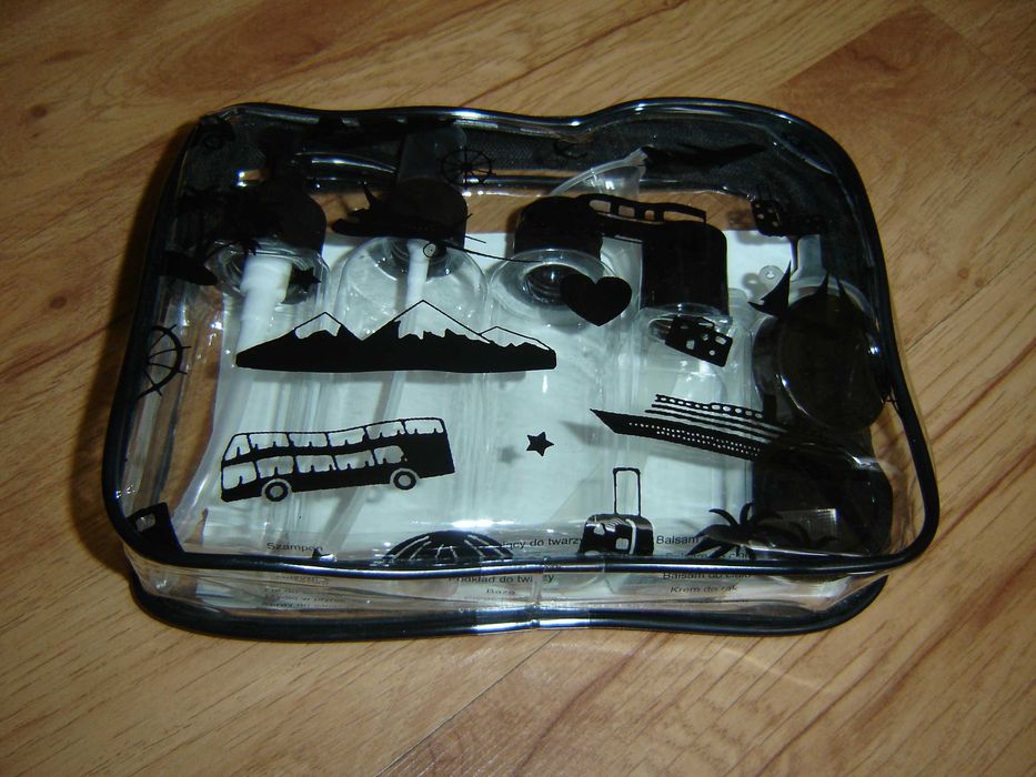 Zestaw pojemników podróżnych