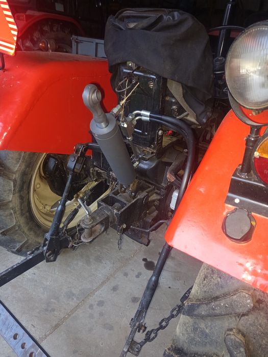 Sprzedam siłownik hydrauliczny, łącznik Górny centralny,z zamkiem blizniaczym