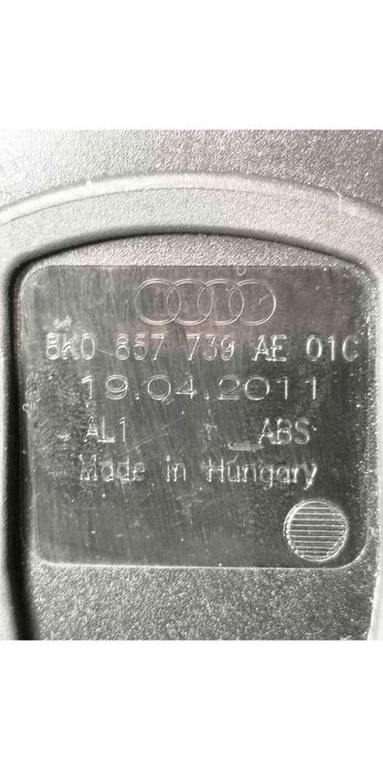Encaixe de Cinto Central AUDI A4 B8