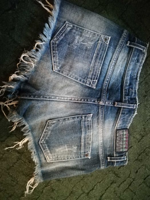 Продам шорты рваные.