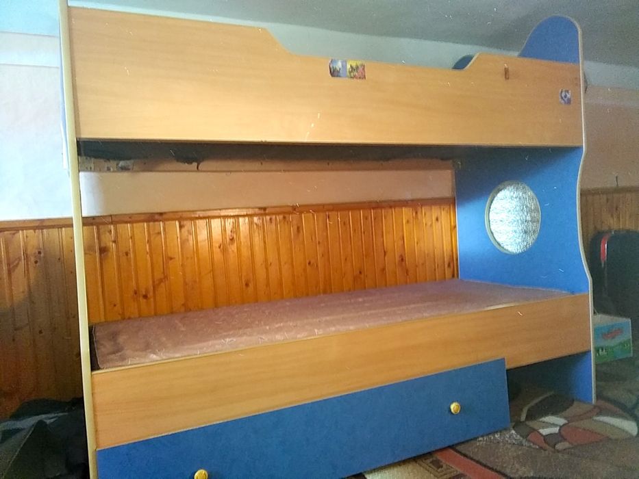 Продаеться диван малютка 3 шт + 2 ярусне ліжко