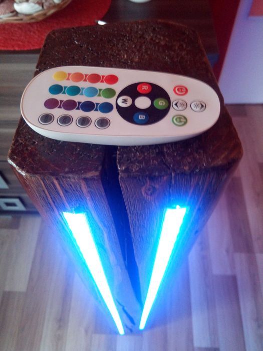 Lampa ze starej belki