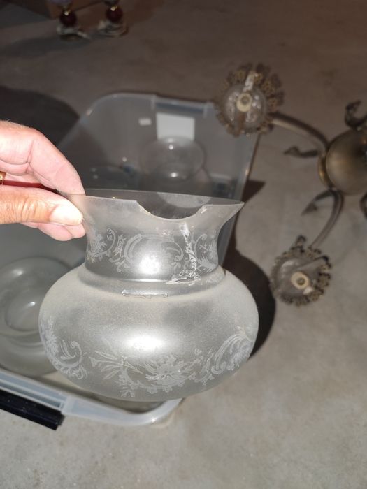 Candeeiro muito antigo de sala