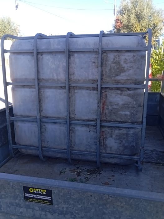 Depósito 1000 litros roto