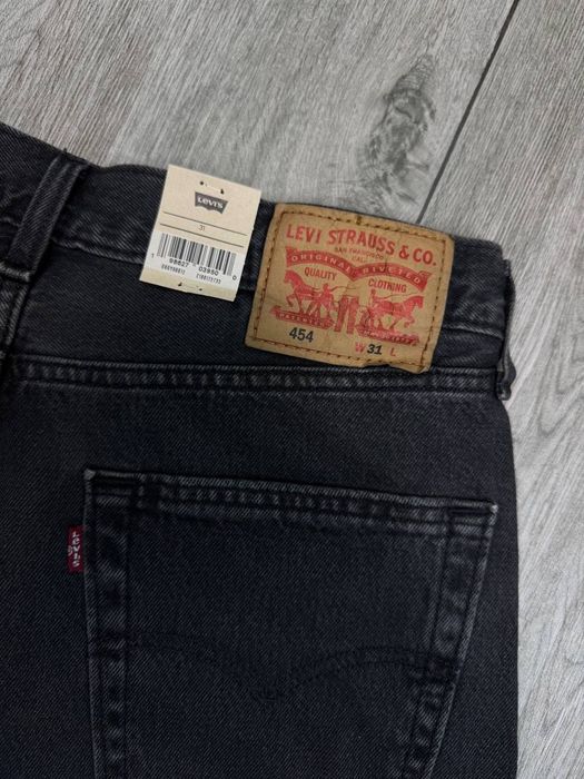 Нові шорти Levi's 454