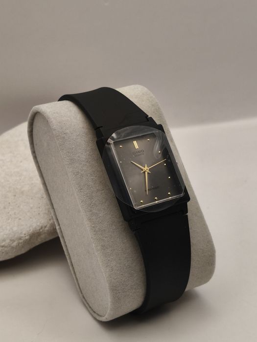 Zegarek Damski Casio Nowy