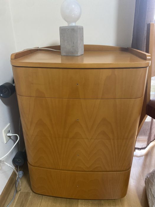 3 mesas de cabeceira + camiseiro