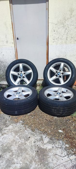 Jantes 16" BMW com pneus em bom estado