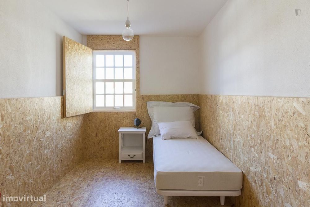 Quarto - localizado em Baixa Coimbra