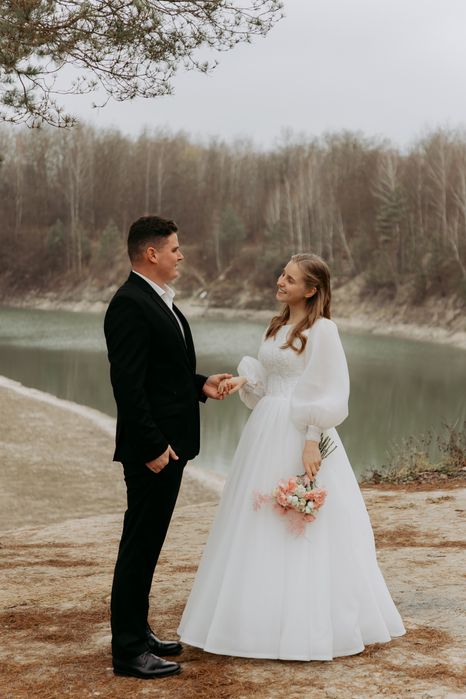 Весільна сукня пошита під замовлення, разомір s-xs