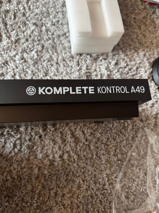 Klawiatura sterująca NATIVE INSTRUMENTS KOMPLETE KONTROL A49