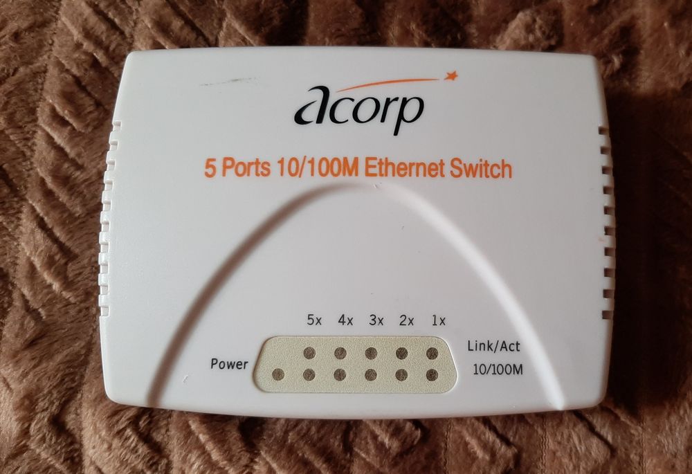 Switch Acorp HU5DP 5-port 10/100Mbps