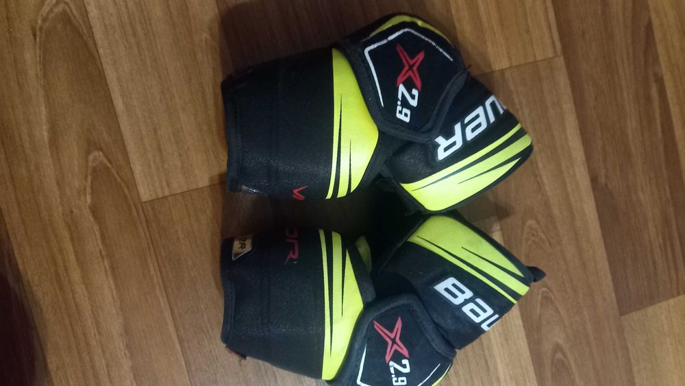 Хоккейная защита, коньки, клюшка / Хокейний захист, ковзани, ключка