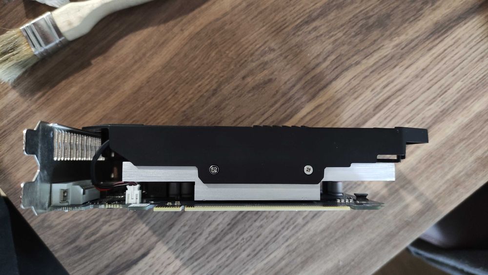 Видеокарты AMD Radeon RX 560 4GB / Тип памяти GDDR5