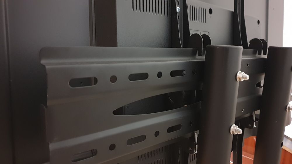 Аренда презентационной стойки для плазм жк тв