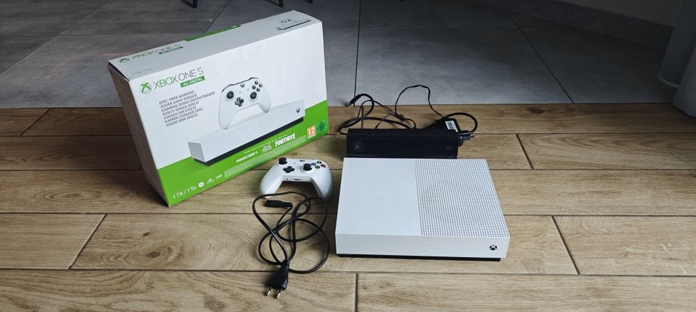 Xbox one S 1TB All digital + sensor KINECT