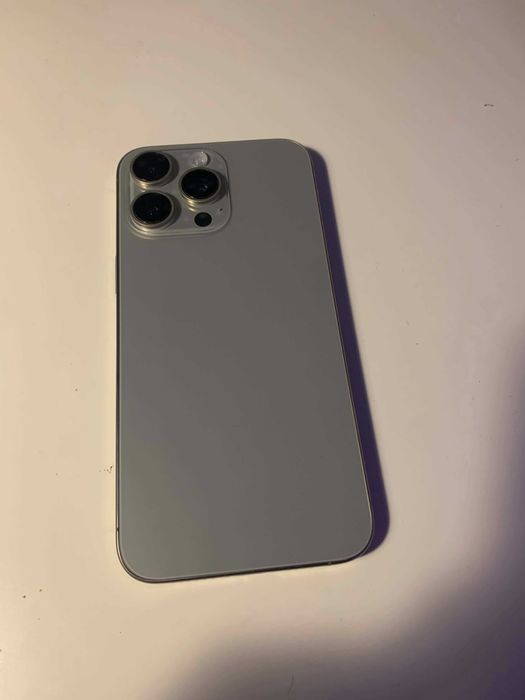 Iphone 15Pro max para peças