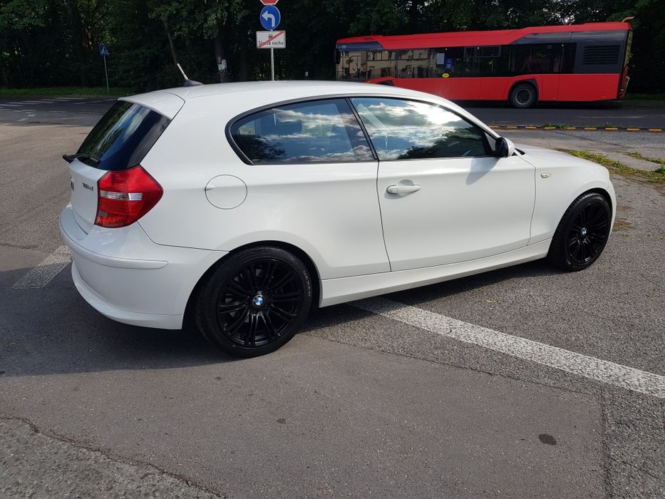 BMW e81 e87 118d Lift 143 konie Sportsize półskóra Hak