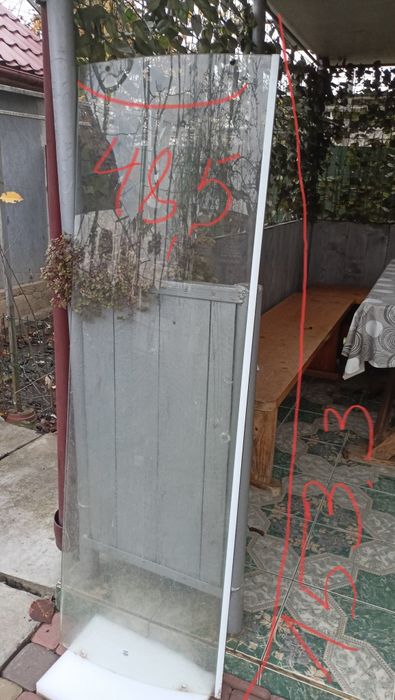 Скляні двері в душову кабіну