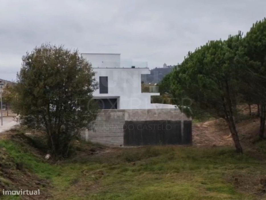 Lote para Construção de Moradia Geminada - Darque, Viana do Castelo
