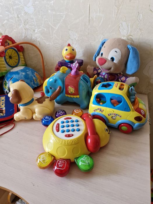 Якісні музичні іграшки з світловими ефектами. По 350грн.за шт.