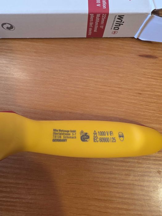 Szczypce uniwersalne Wiha 8w1 izolowane 1000V dla elektryków