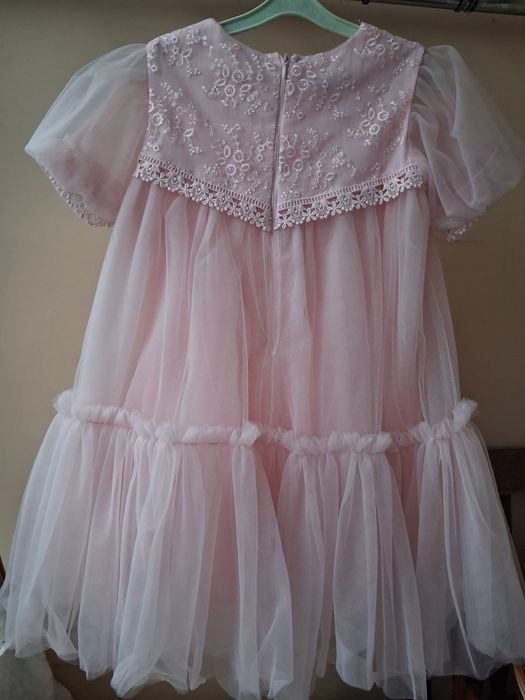 Святкова випускна сукня на 6 р.