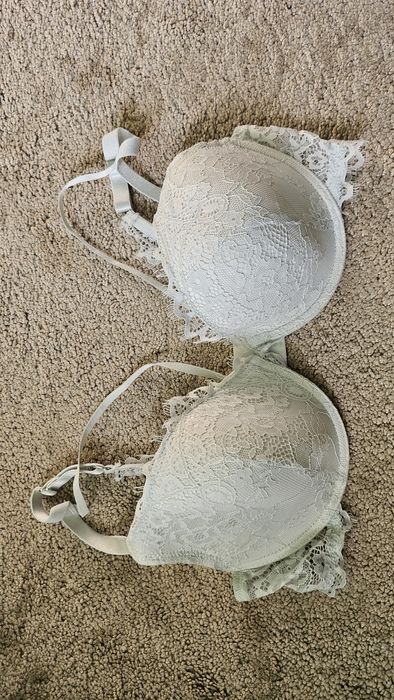 Biustonosz Reserved 80C