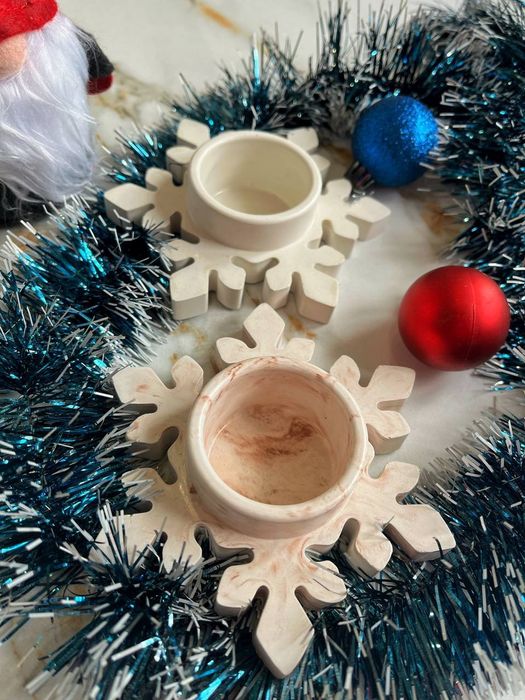 Підсвічник-сніжинка