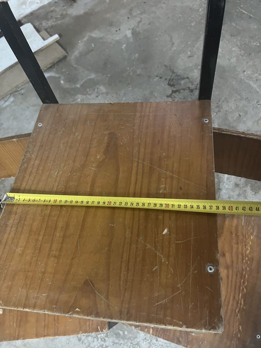 Cadeira de escola antiga