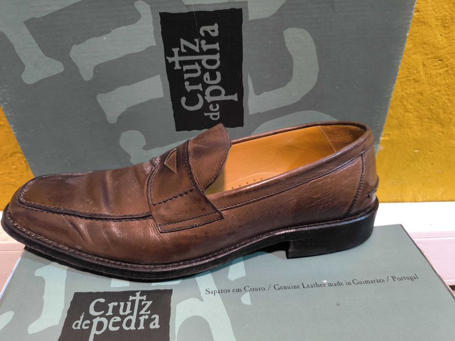 Sapatos em Pele Cruz de Pedra Nº43