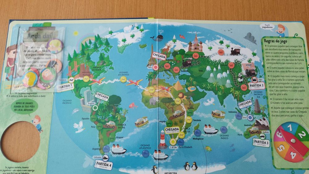 Jogos / livros divertidos de mesa