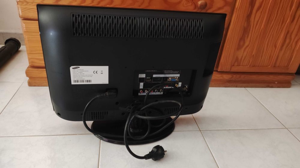 TV Samsung 40cm diâmetro