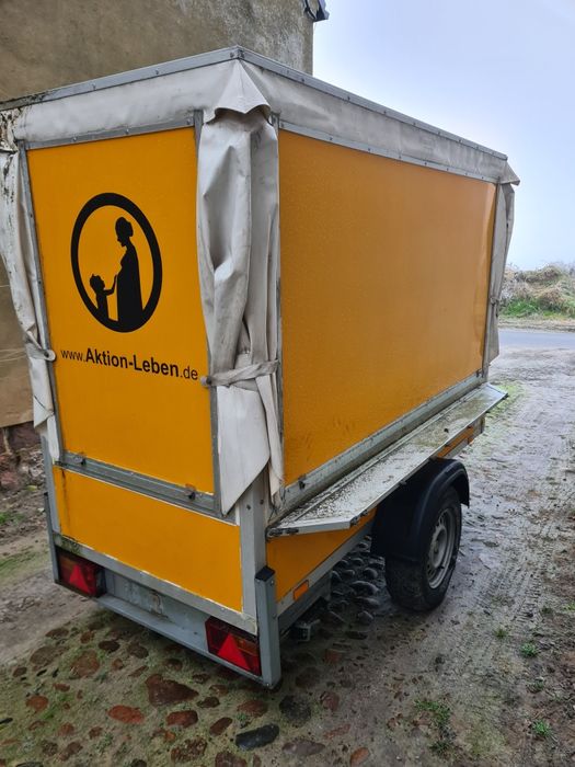 Przyczepa przyczepka straganowa stragan wystawa WM Meyer Wormann