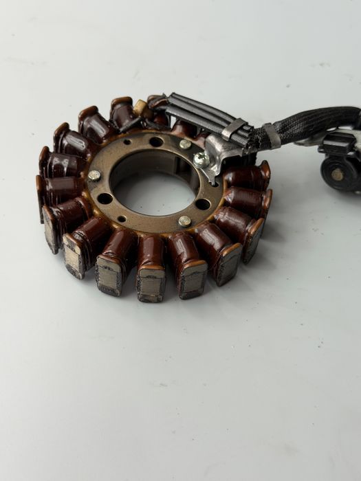 Stator Stojan Alternator Iskrownik SUZUKI DR125 Gn