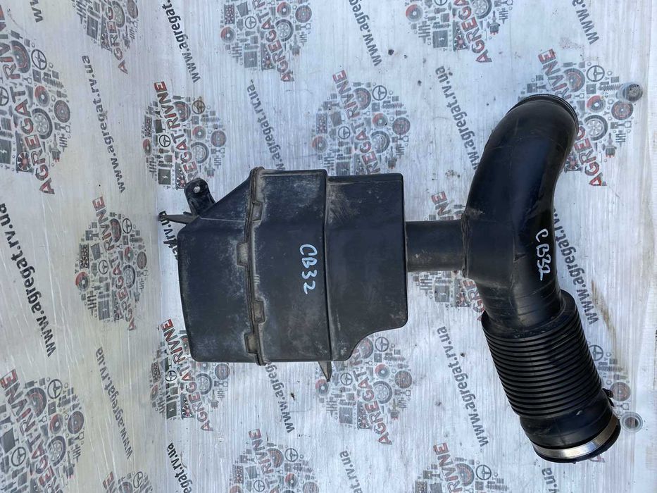 Корпус повітряного фільтра Расходомір Берлінго Партнер Berlingo