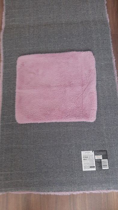 Dla dziewczynki dywan, pościel i poszewka na jasiek, zabawki lila róż