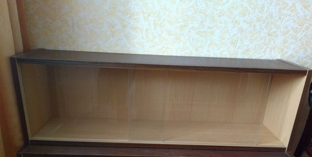 Книжні полки метрові зі склом