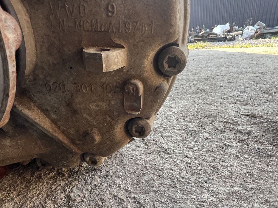 КПП Коробка передач 2.0 DCI VW Passat B6,7 Golf Touran Skoda 02q301103
