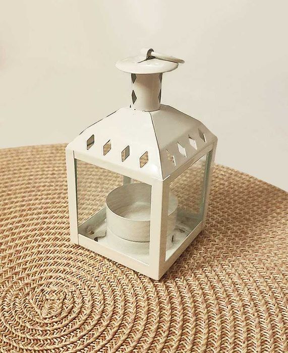 Белый декоративный подсвечник, фонарик для уютного вечера