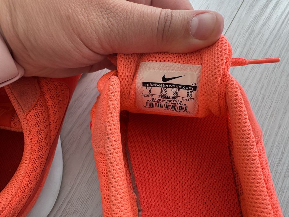 Жіночі бігові кросівки Nike 39 розмір