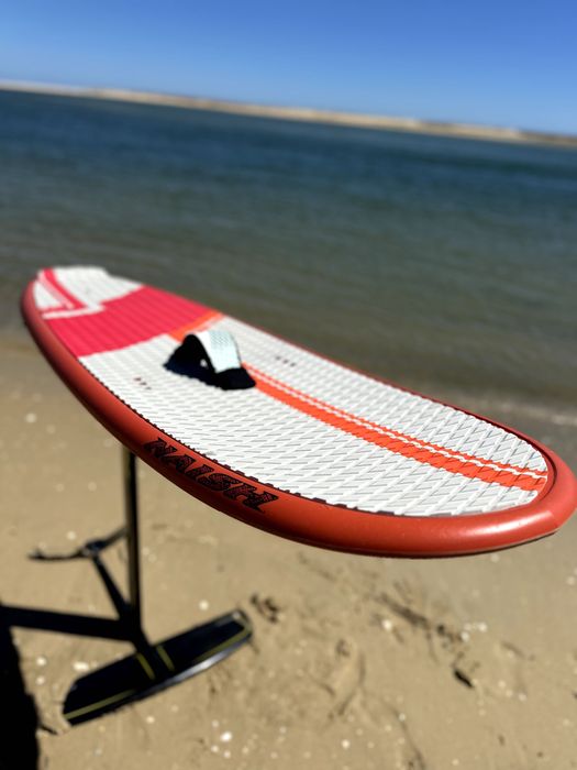 Naish foilboard/ directional + 95 cm carbon must + 1000 carbon wing!