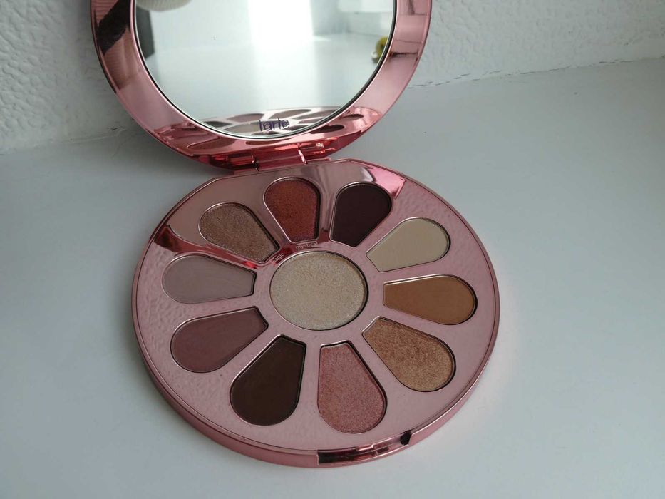 Paleta cieni Tarte w limitowanej edycji