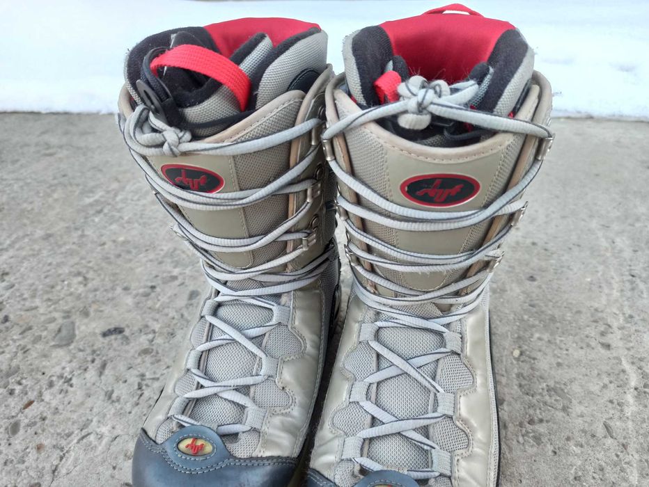Buty snowboardowe Stuf 39 wkładka 25 cm