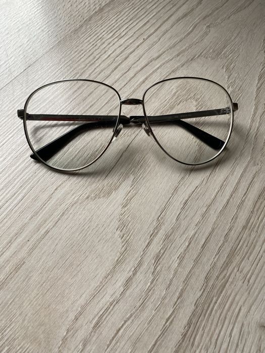 GUCCI Aviator – Ikona stylu z emalią Web (GG0138S)