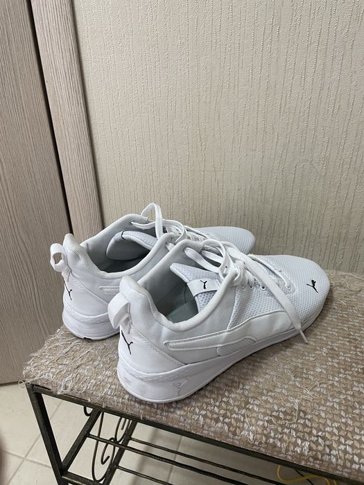 Продам мужские кроссовки Puma Anzarun