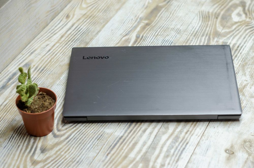 Lenovo V330-15IKB Core i5-8250U 3.4GHz/8Gb DDR4/256Gb SSD/15,6