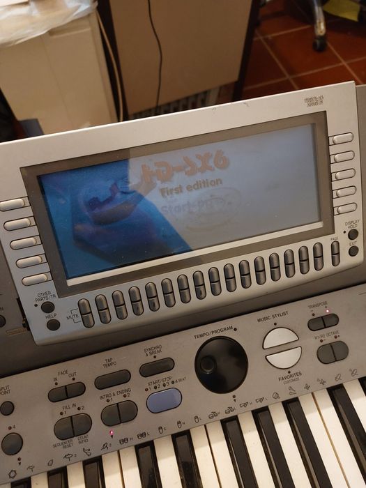 Órgão Technics KN6000