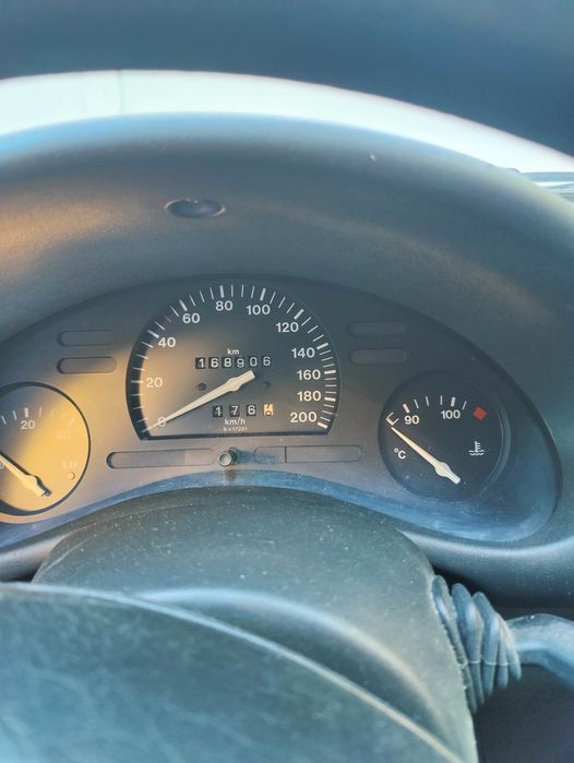 Opel Corsa 1,4 benzyna, szyberdach.