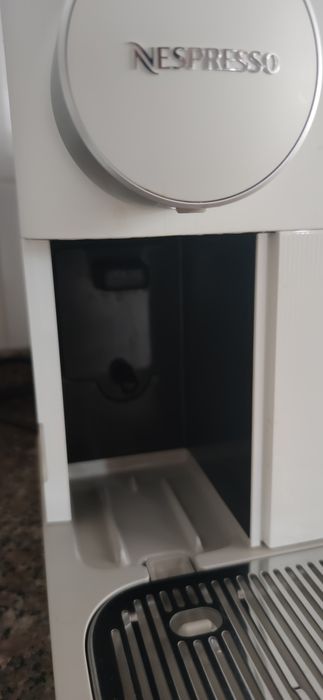 Máquina de café Nespresso gran latissima